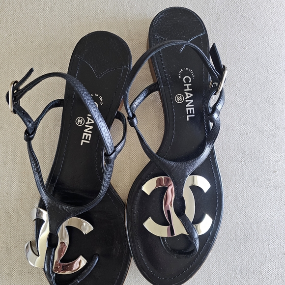 Chanel Black Sandals with Gold Accents - Picture 2 of 6